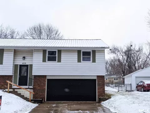 409 Radisson Rd, Marquette Heights, IL 61554 photo 3