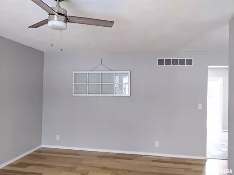 409 Radisson Rd, Marquette Heights, IL 61554 photo 6