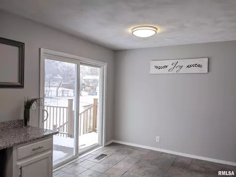 409 Radisson Rd, Marquette Heights, IL 61554 photo 18