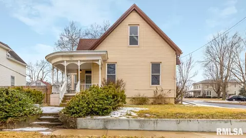 410 N Main St, Eureka, IL 61530 photo 1