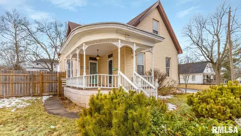 410 N Main St, Eureka, IL 61530 photo 4