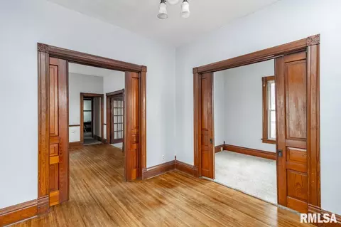 410 N Main St, Eureka, IL 61530 photo 9