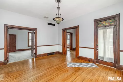 410 N Main St, Eureka, IL 61530 photo 7