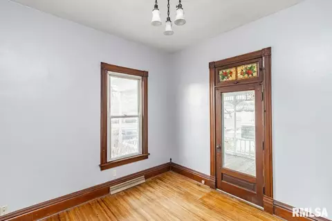 410 N Main St, Eureka, IL 61530 photo 10