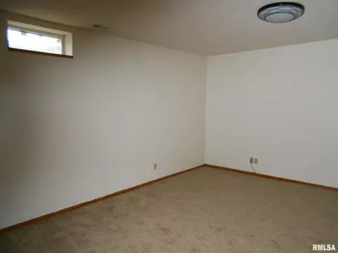 930 Cypress Ct, Macomb, IL 61455 photo 18