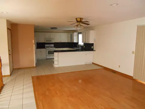 930 Cypress Ct, Macomb, IL 61455 photo 6
