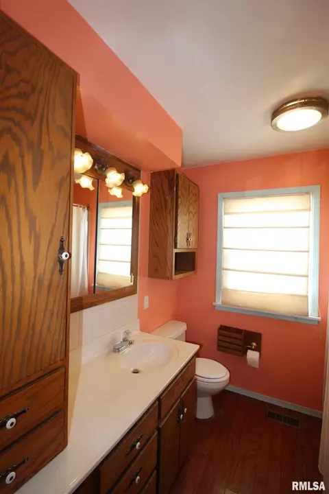 509 W Burton St, Eureka, IL 61530 photo 13