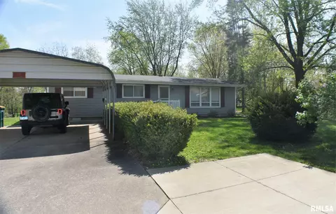 1101 Maple Ave, Macomb, IL 61455 photo 1