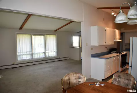1101 Maple Ave, Macomb, IL 61455 photo 8