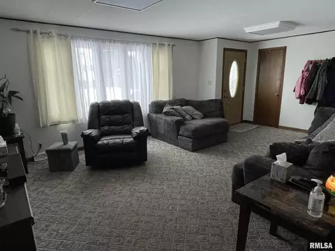 154 Harmony Ln, Macomb, IL 61455 photo 3