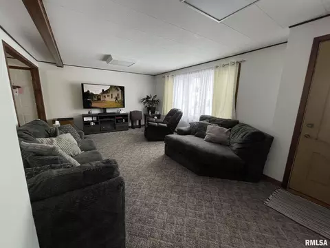154 Harmony Ln, Macomb, IL 61455 photo 2