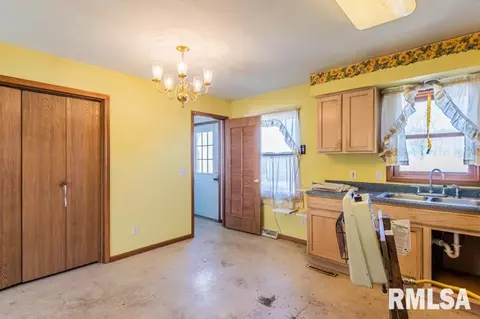 8634 Desutter Rd, Manito, IL 61546 photo 9