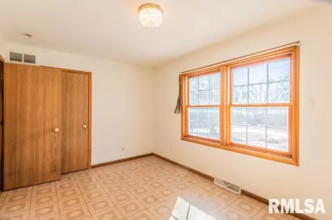 8634 Desutter Rd, Manito, IL 61546 photo 11