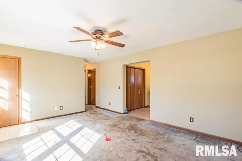 8634 Desutter Rd, Manito, IL 61546 photo 6