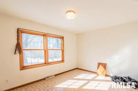 8634 Desutter Rd, Manito, IL 61546 photo 12
