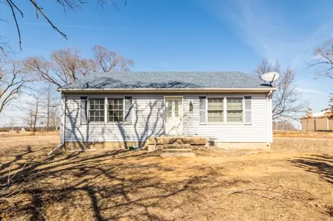 8634 Desutter Rd, Manito, IL 61546 photo 1