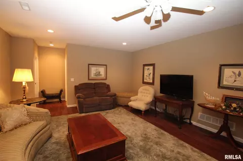 1853 Jadens Way, Washington, IL 61571 photo 27