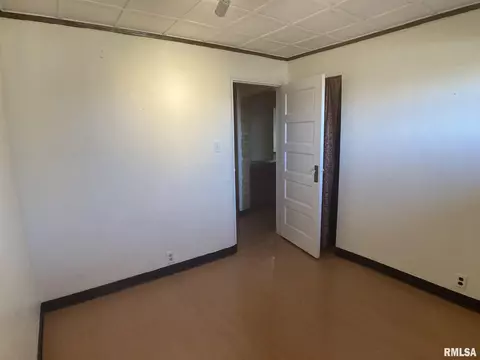 1315 Riverview Dr, Macomb, IL 61455 photo 8