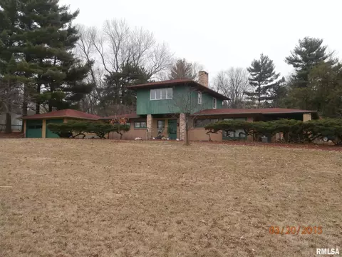 1315 Riverview Dr, Macomb, IL 61455 photo 2