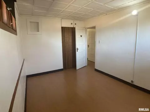 1315 Riverview Dr, Macomb, IL 61455 photo 12