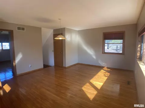 1315 Riverview Dr, Macomb, IL 61455 photo 15