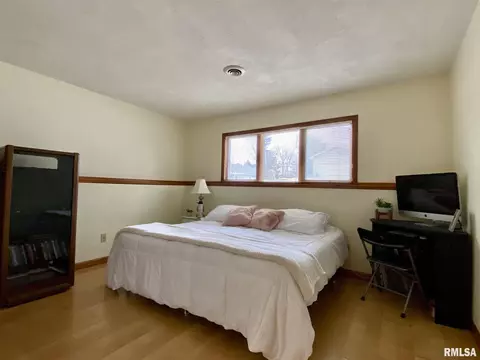 1213 Stacy Ln, Macomb, IL 61455 photo 15