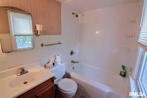 305 E Harrison St, Morton, IL 61550 photo 26