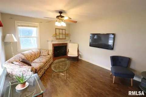 305 E Harrison St, Morton, IL 61550 photo 6