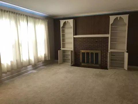 604 S Johnson St, Macomb, IL 61455 photo 2
