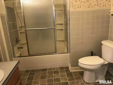 604 S Johnson St, Macomb, IL 61455 photo 10