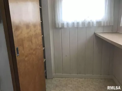 604 S Johnson St, Macomb, IL 61455 photo 8