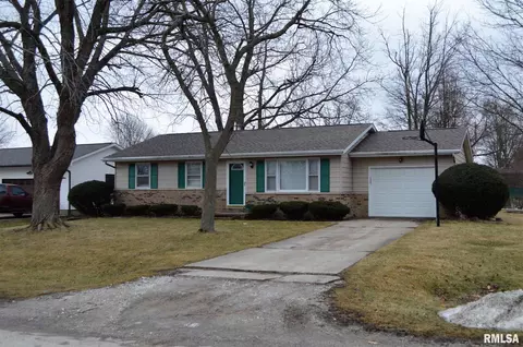318 E Pine St, Metamora, IL 61548 photo 3