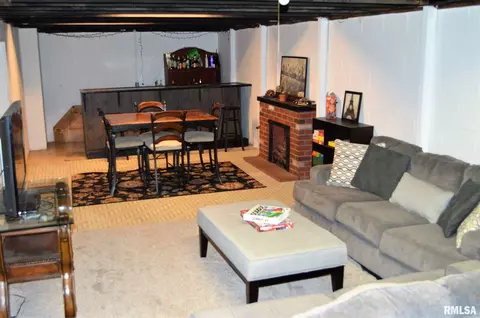 318 E Pine St, Metamora, IL 61548 photo 39
