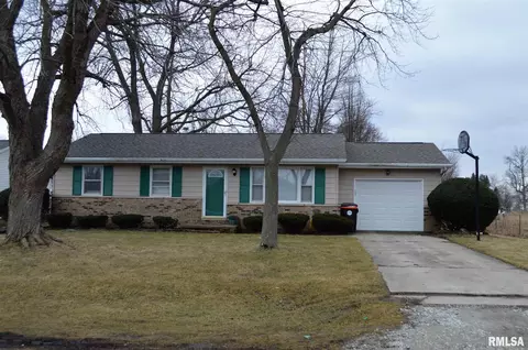 318 E Pine St, Metamora, IL 61548 photo 1