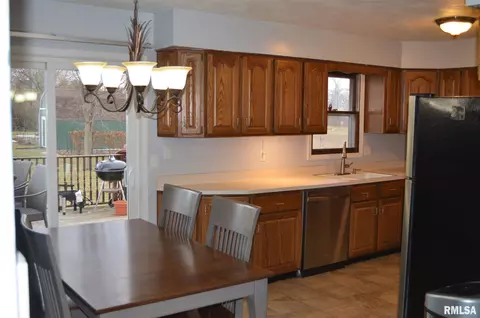 318 E Pine St, Metamora, IL 61548 photo 16