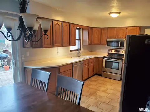 318 E Pine St, Metamora, IL 61548 photo 8