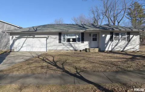 204 S Elm St, Delavan, IL 61734 photo 1