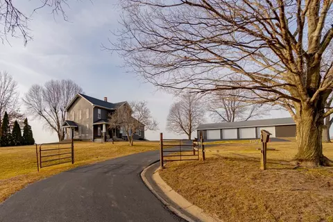 23176 E State Route 9 Rd, Canton, IL 61520 photo 1
