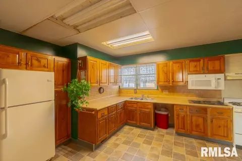 23176 E State Route 9 Rd, Canton, IL 61520 photo 11