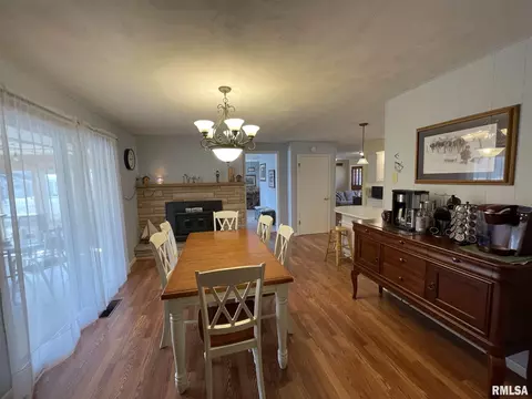 707 S Hilldale Ave, Eureka, IL 61530 photo 8