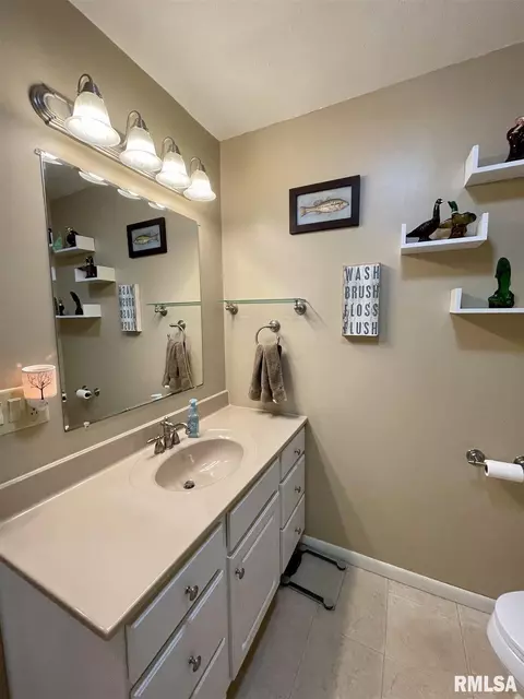 707 S Hilldale Ave, Eureka, IL 61530 photo 20