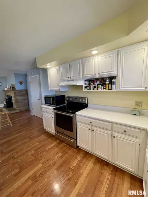 707 S Hilldale Ave, Eureka, IL 61530 photo 6