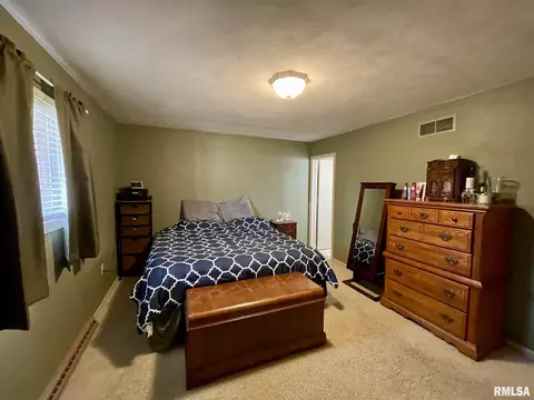 707 S Hilldale Ave, Eureka, IL 61530 photo 17