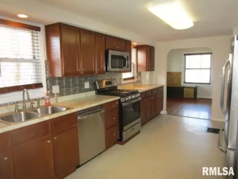 302 Eldridge St, Washington, IL 61571 photo 9