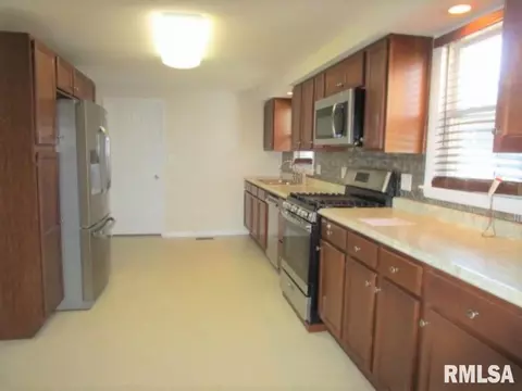 302 Eldridge St, Washington, IL 61571 photo 10