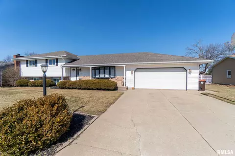 413 Crestview Dr, Metamora, IL 61548 photo 3