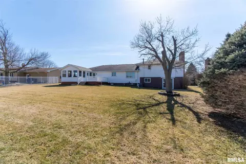 413 Crestview Dr, Metamora, IL 61548 photo 5