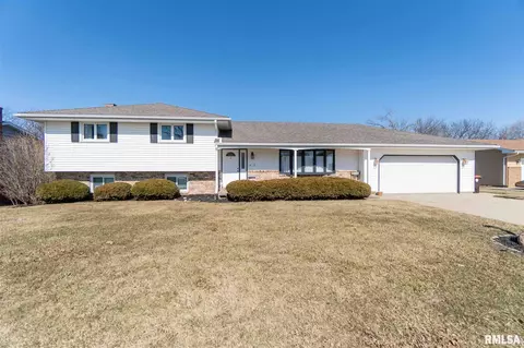 413 Crestview Dr, Metamora, IL 61548 photo 1