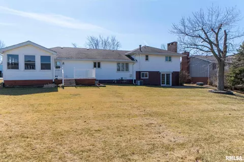 413 Crestview Dr, Metamora, IL 61548 photo 7