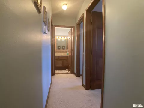 160 James Dr, Macomb, IL 61455 photo 6